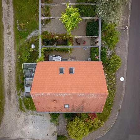 Castellchen, Historische Scheune Und Garten * Castell