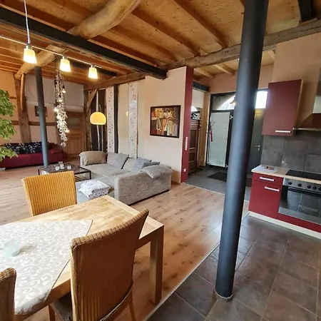 Castellchen, Historische Scheune Und Garten * Castell