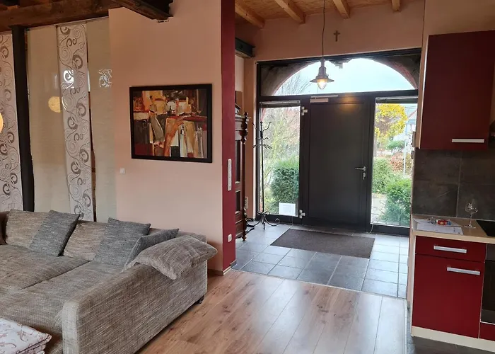 Apartment Castellchen, Historische Scheune Und Garten